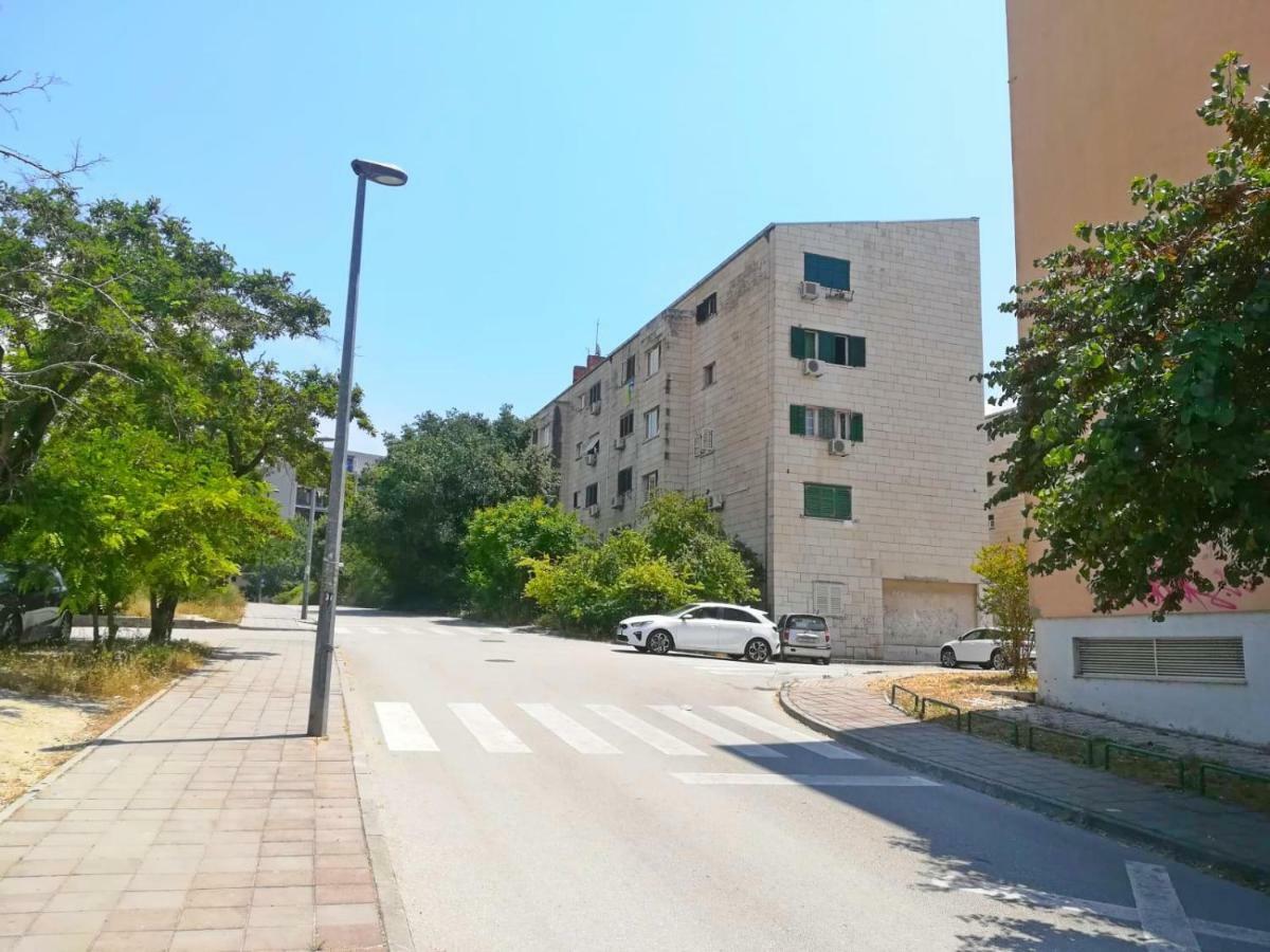 Apartment Sara Poljud Split Exterior foto